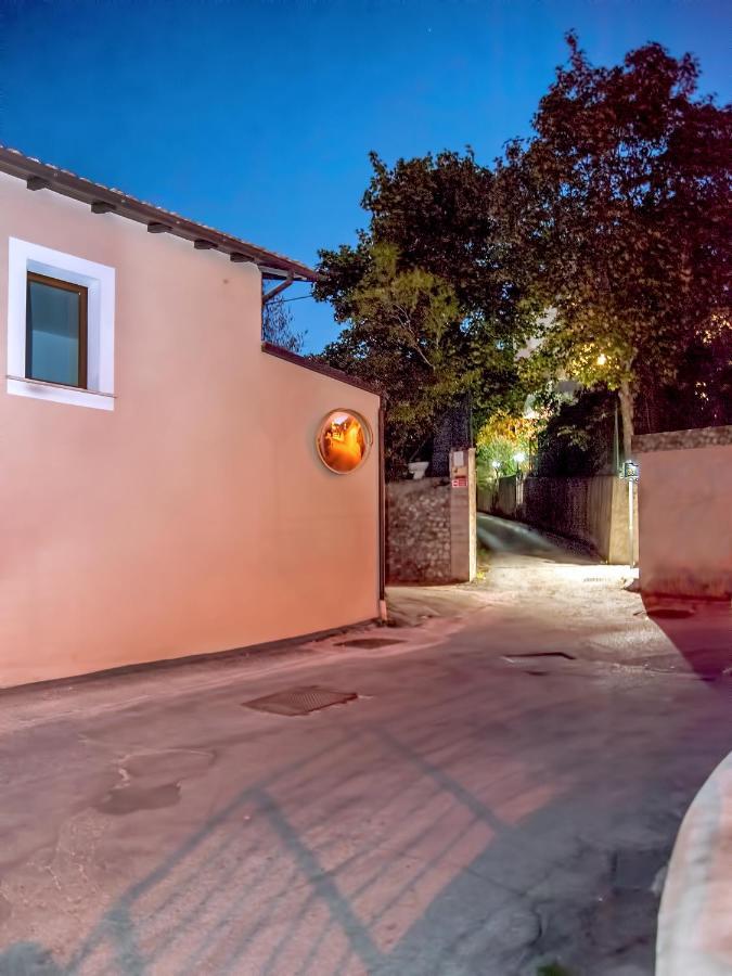 A Casa Di Galdino E Vittorianna Leilighet LʼAquila Eksteriør bilde